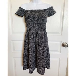 Vici dress. Size S